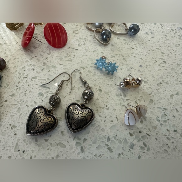 Lot of 15 vintage mid century earrings - Picture 3 of 15